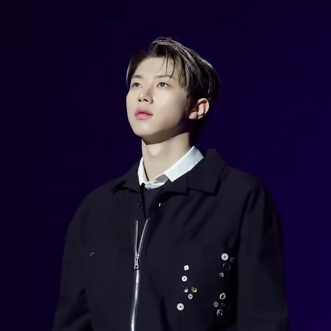 Recent activity shot of Hyunwoo (Xikers)