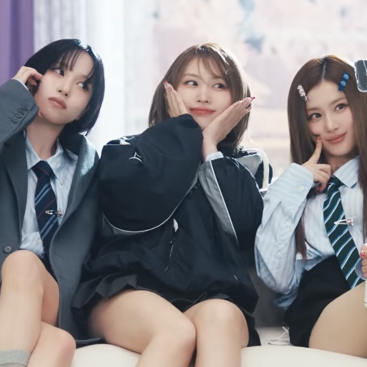 Momo (TWICE)的最新活动照片