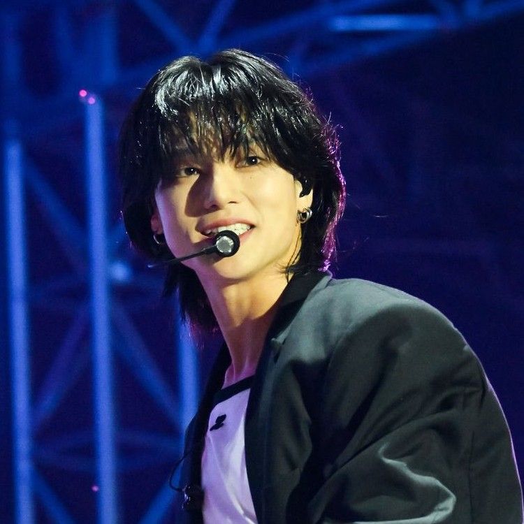 Recent activity shot of Wooyoung (ATEEZ)