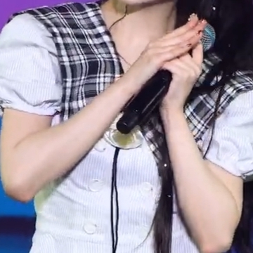 Recent activity shot of Jeong Yein (Lovelyz)