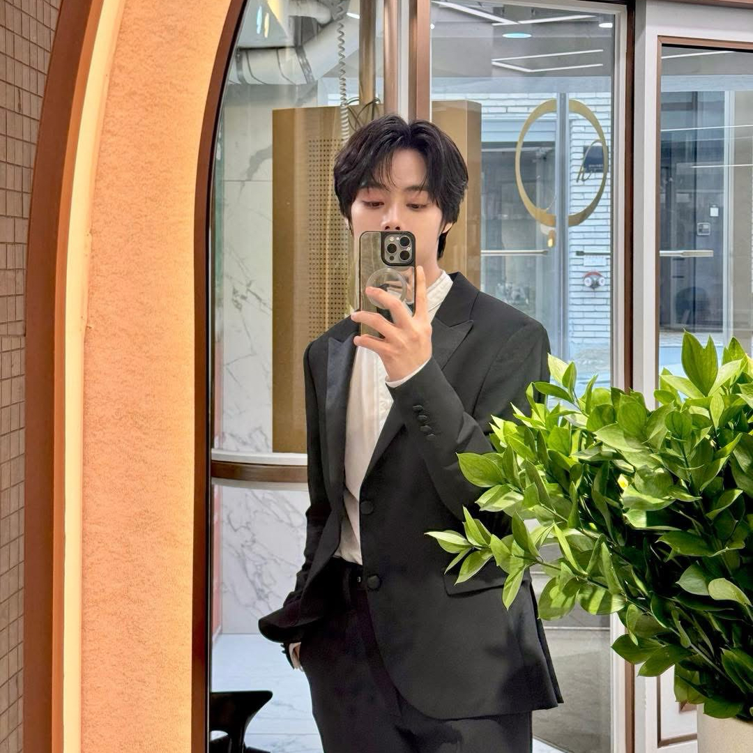 Behind-the-scenes cut of Hanbin (TEMPEST)