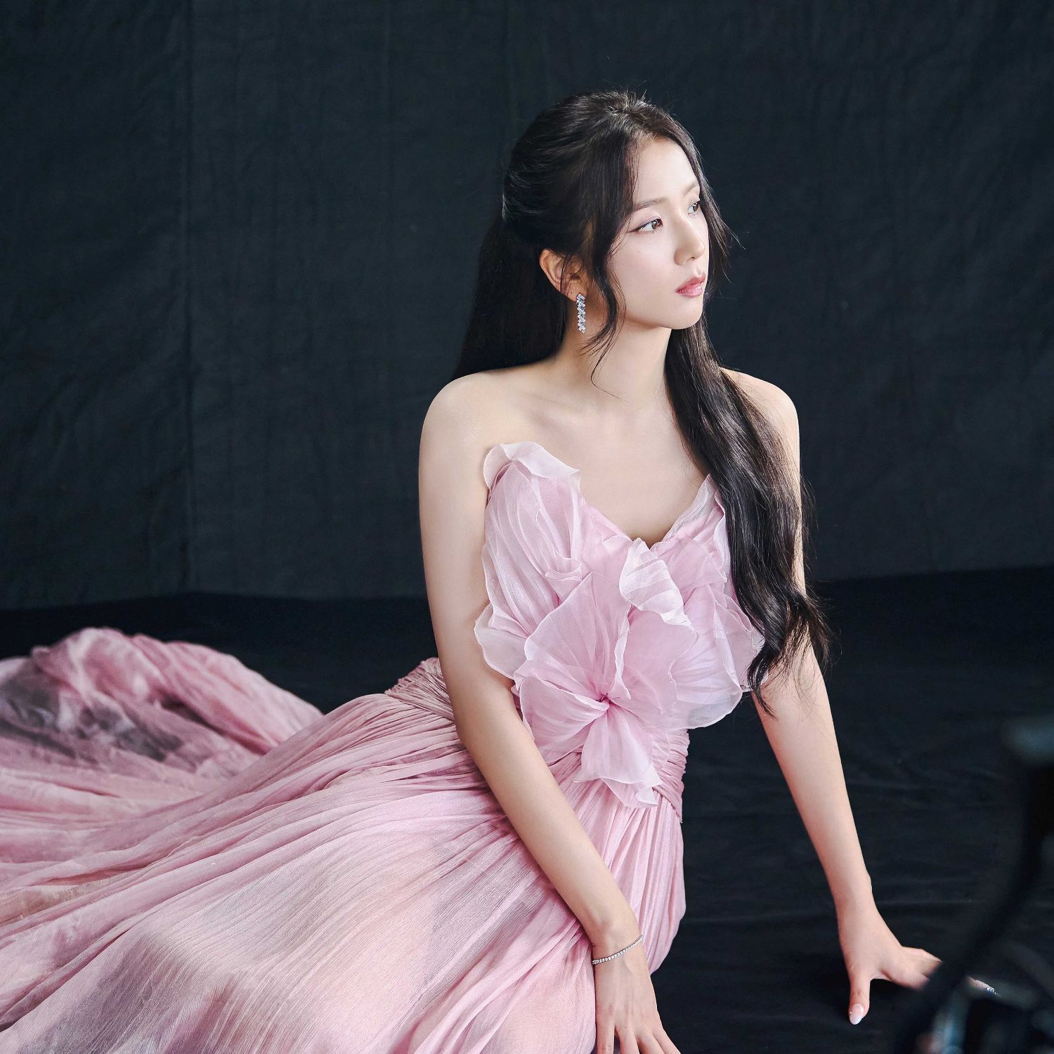 A moment captured by Jisoo (BLACKPINK)'s fan