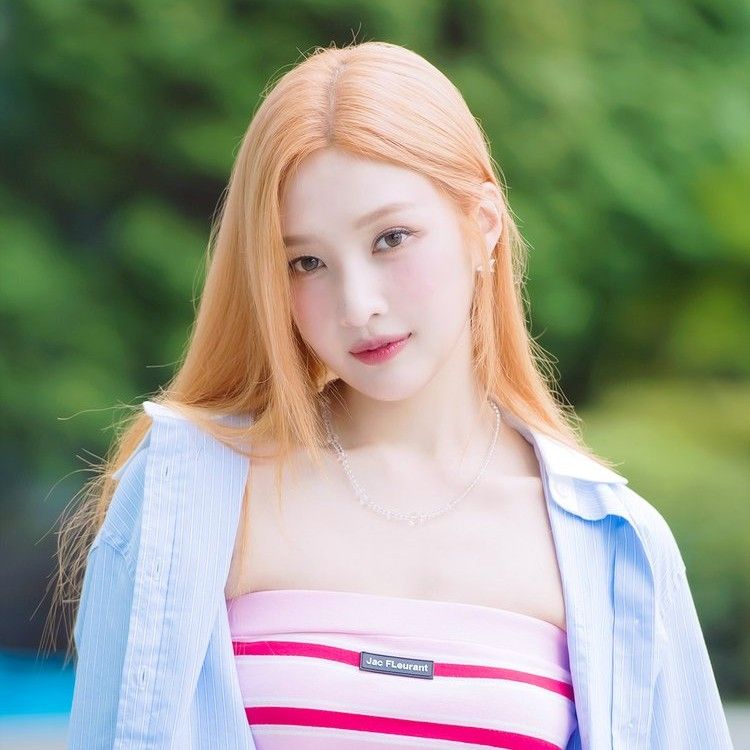 Behind-the-scenes cut of Joy (Red Velvet)
