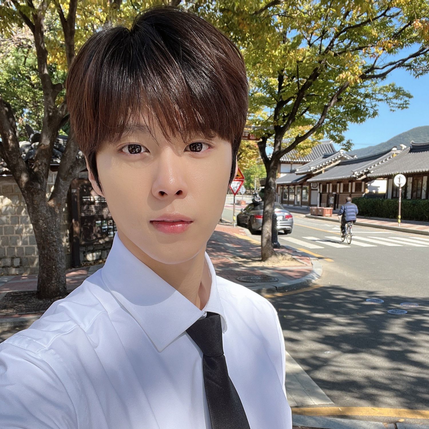 Behind-the-scenes cut of Kim Wooseok
