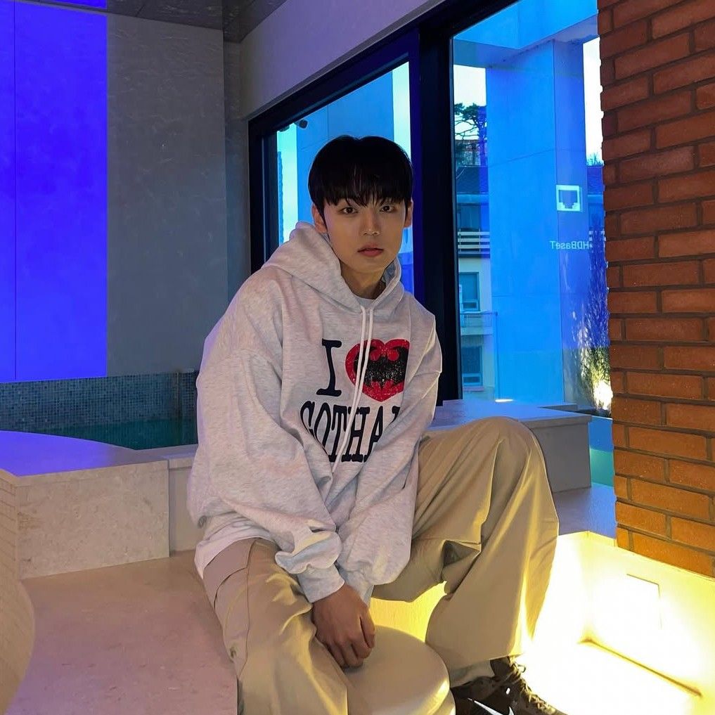 Latest photo of Chan (A.C.E)