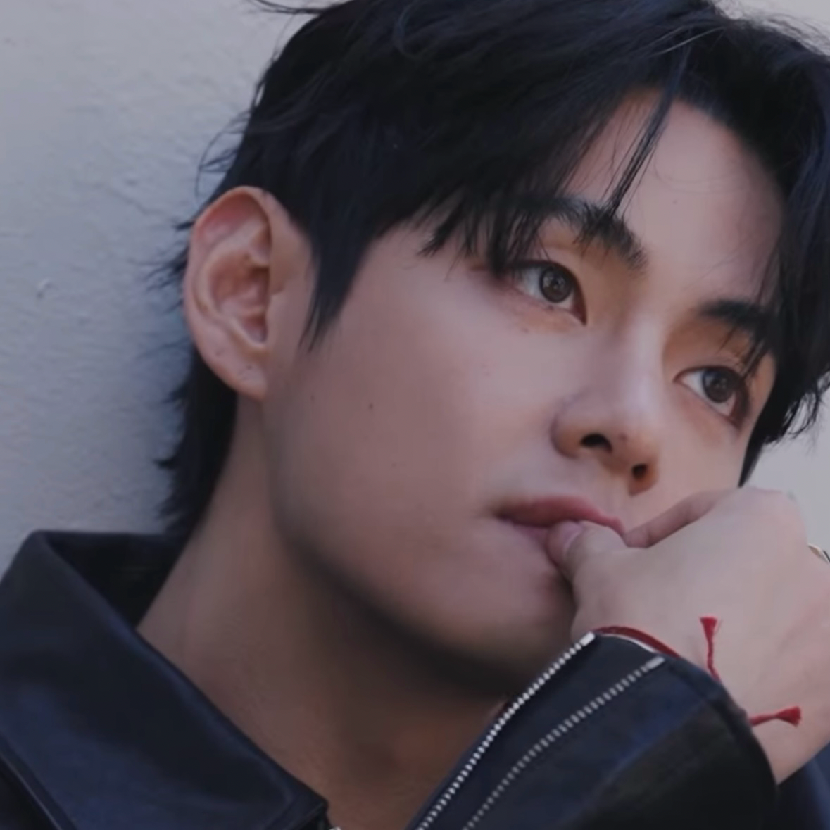 Latest photo of V (BTS)