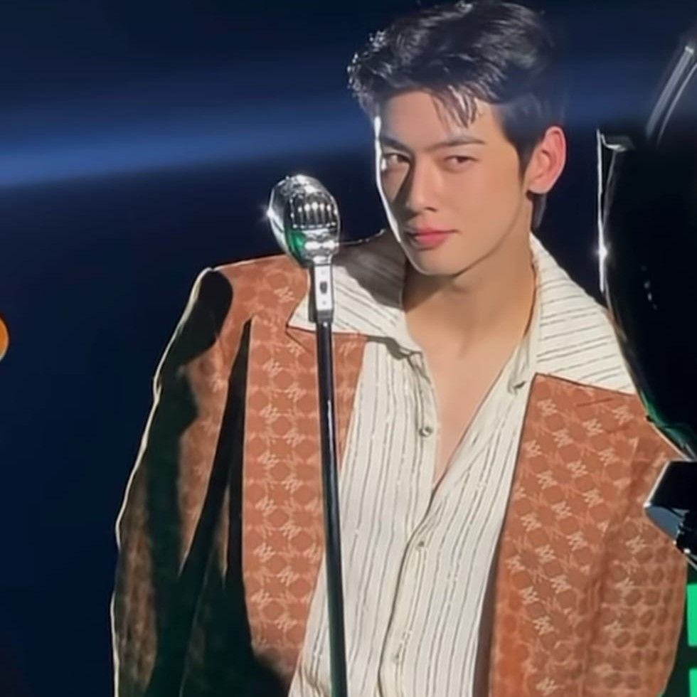 아스트로의 최신 사진