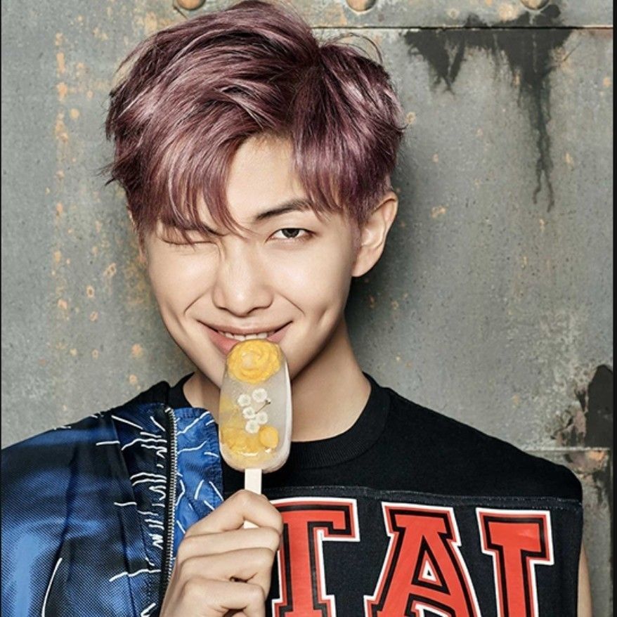 Foto aktivitas terbaru RM (BTS)