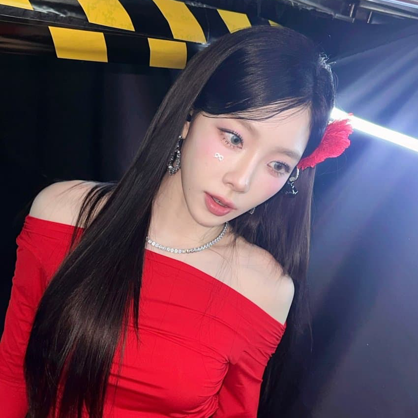 Behind-the-scenes cut of Taeyeon (Girls' Generation)