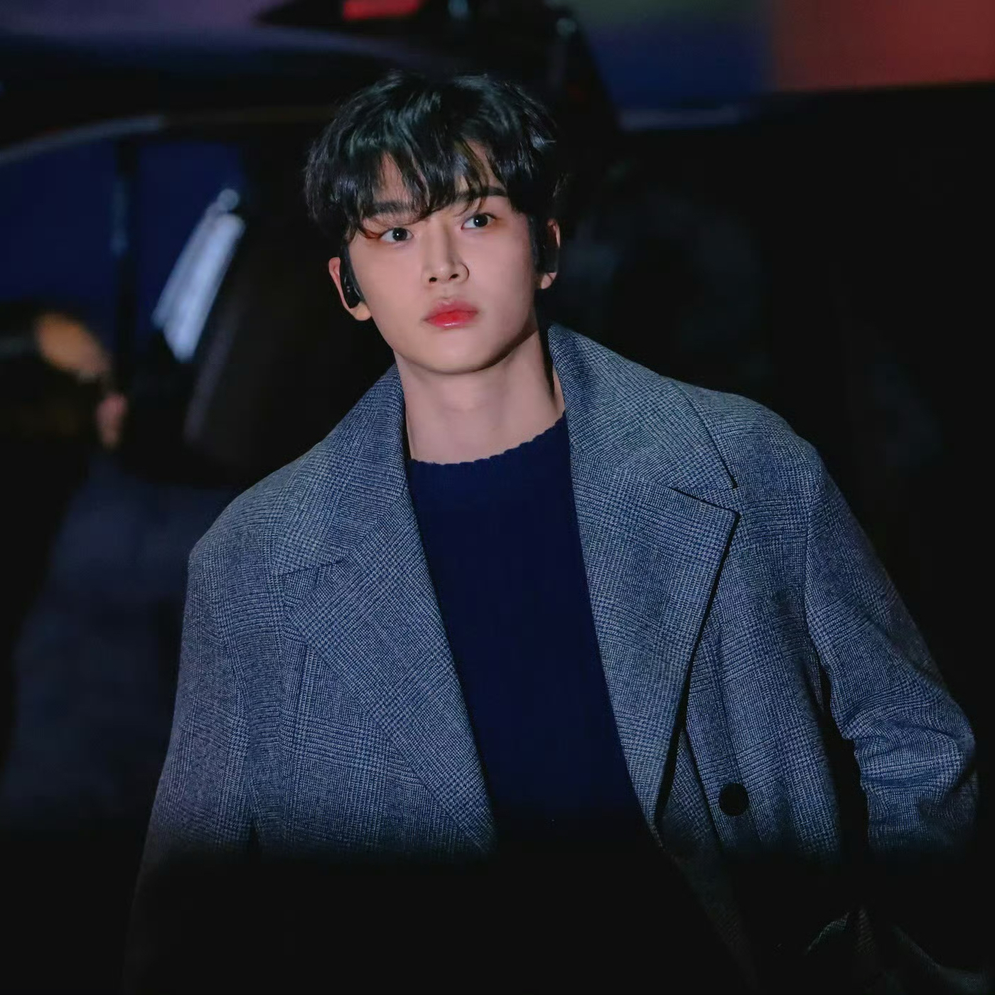 로운의 최신 사진