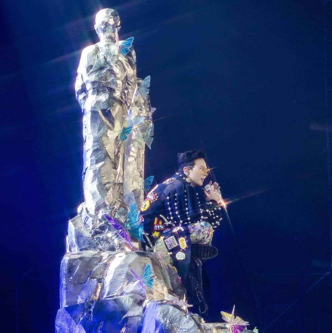 Recent activity shot of G-DRAGON (BIGBANG)