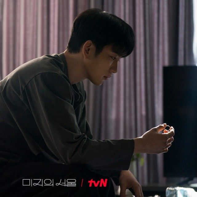 Behind-the-scenes cut of Jinyoung (GOT7)
