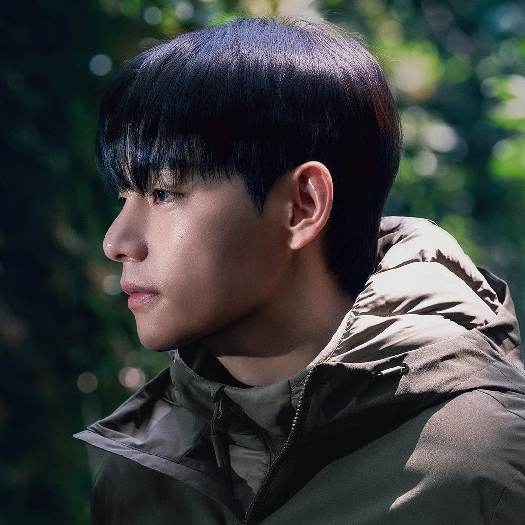 뷔 (방탄소년단)의 최신 사진