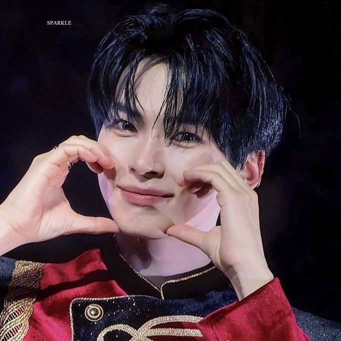 成韩彬 (ZEROBASEONE)粉丝拍下的瞬间