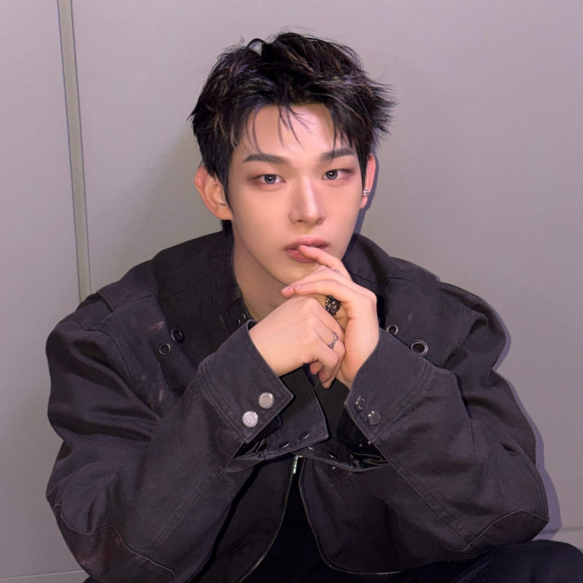 スティーブン (AHOF)の舞台裏ショット