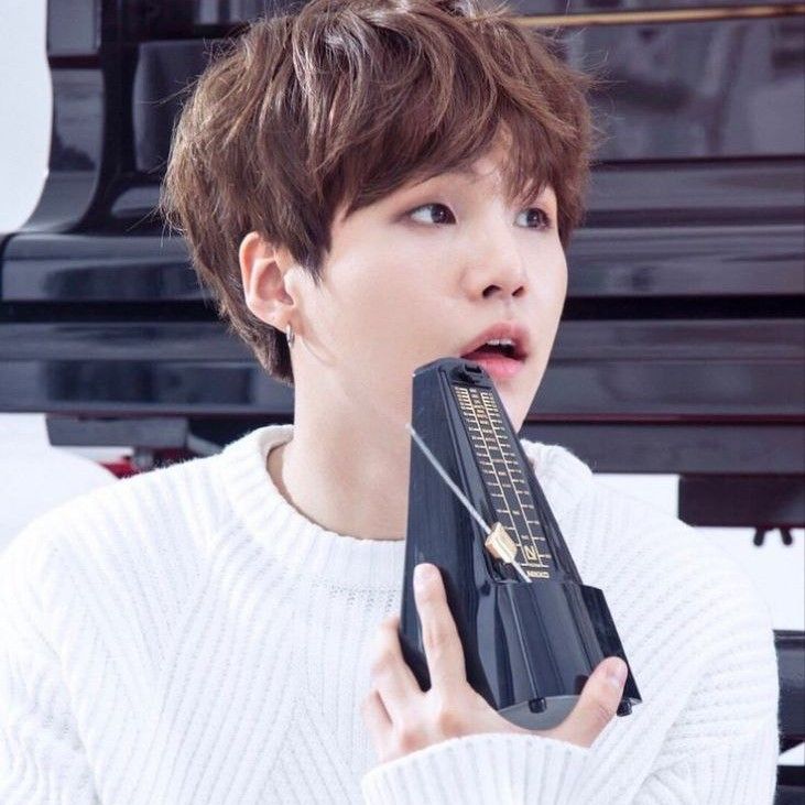 SUGA (防彈少年團)的幕後花絮