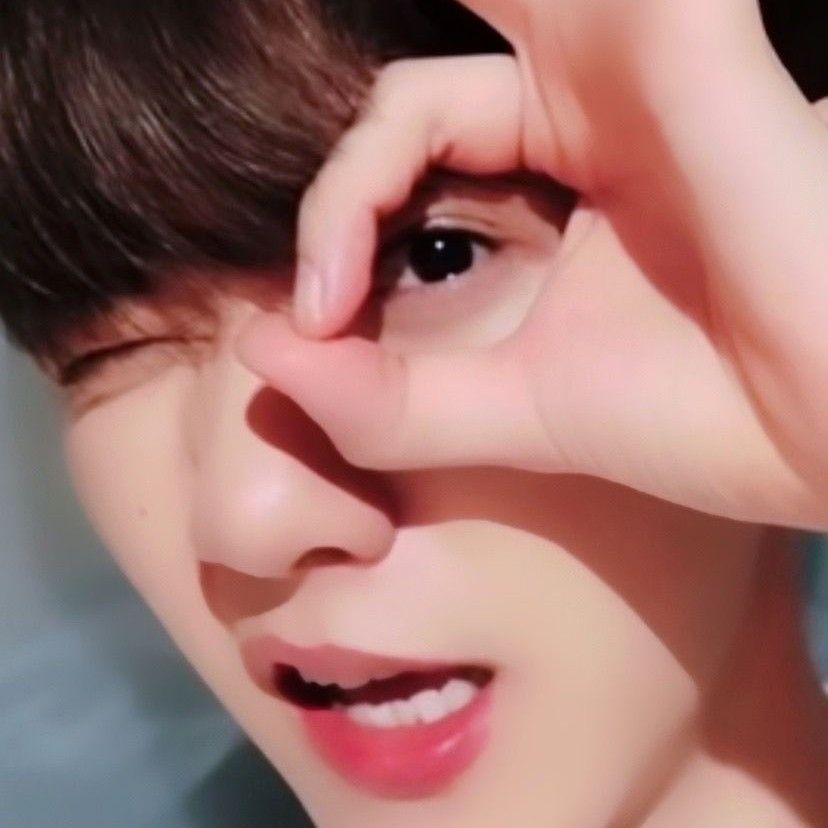 ベクヒョン (EXO)の最新写真