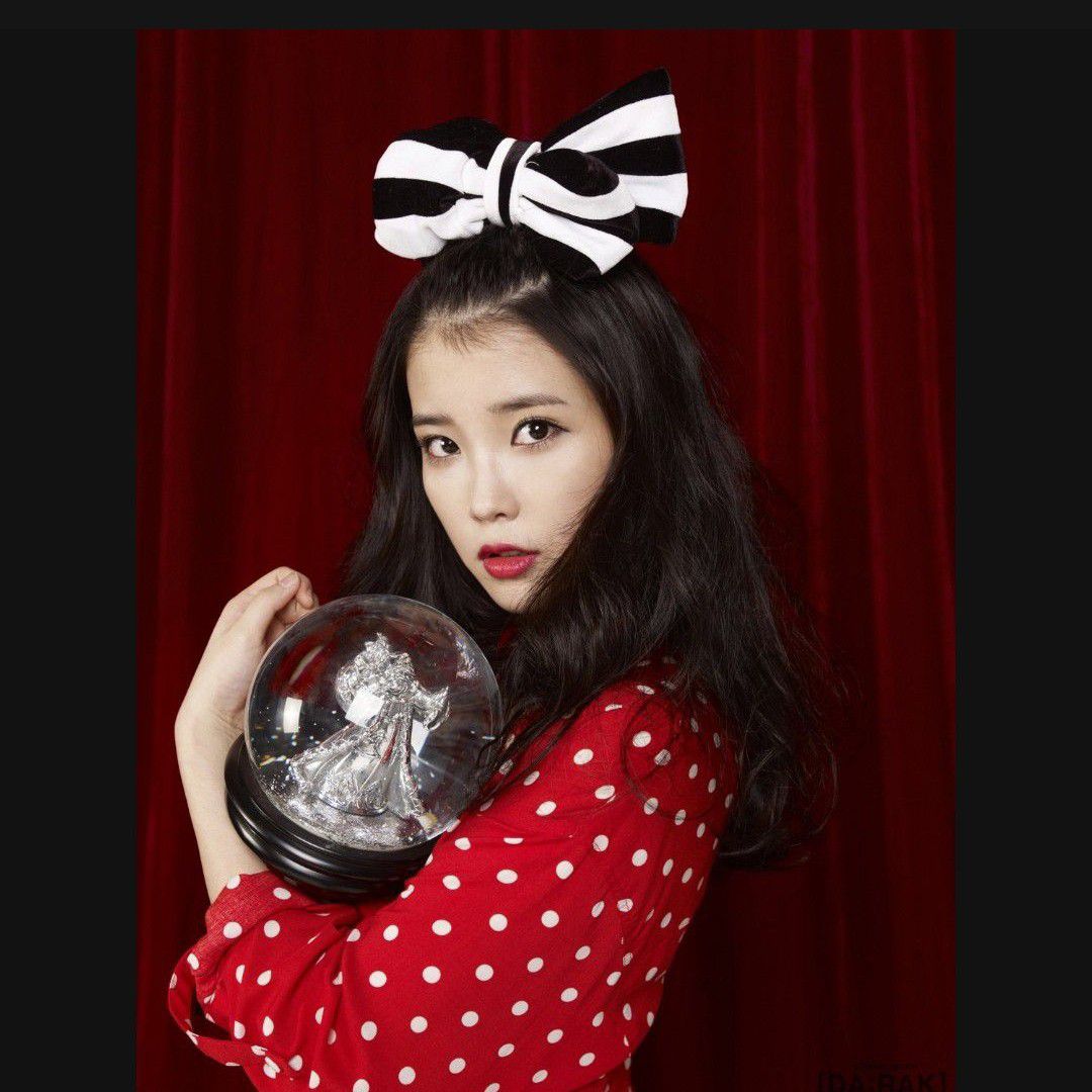 Behind-the-scenes cut of IU