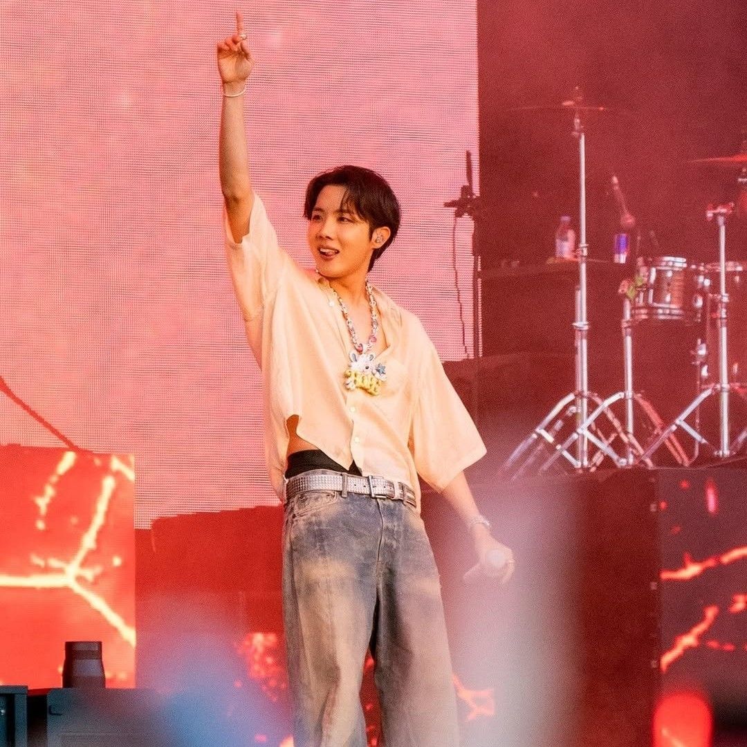 J-hope (防彈少年團)的最新活動照片