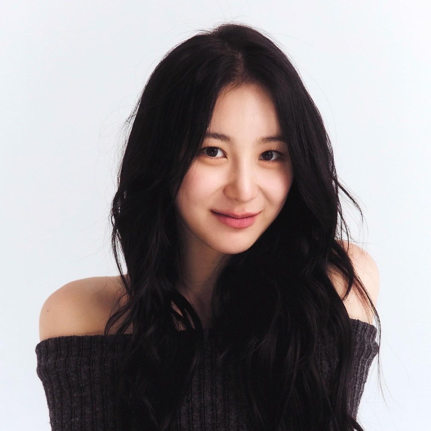 Behind-the-scenes cut of Lee Chaeyeon