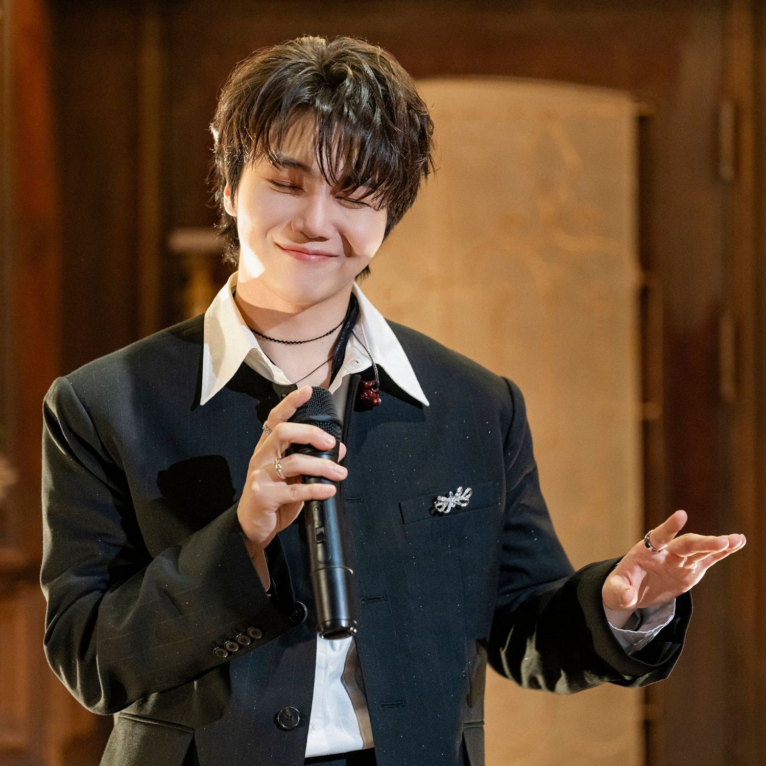 Recent activity shot of Jinho (PENTAGON)