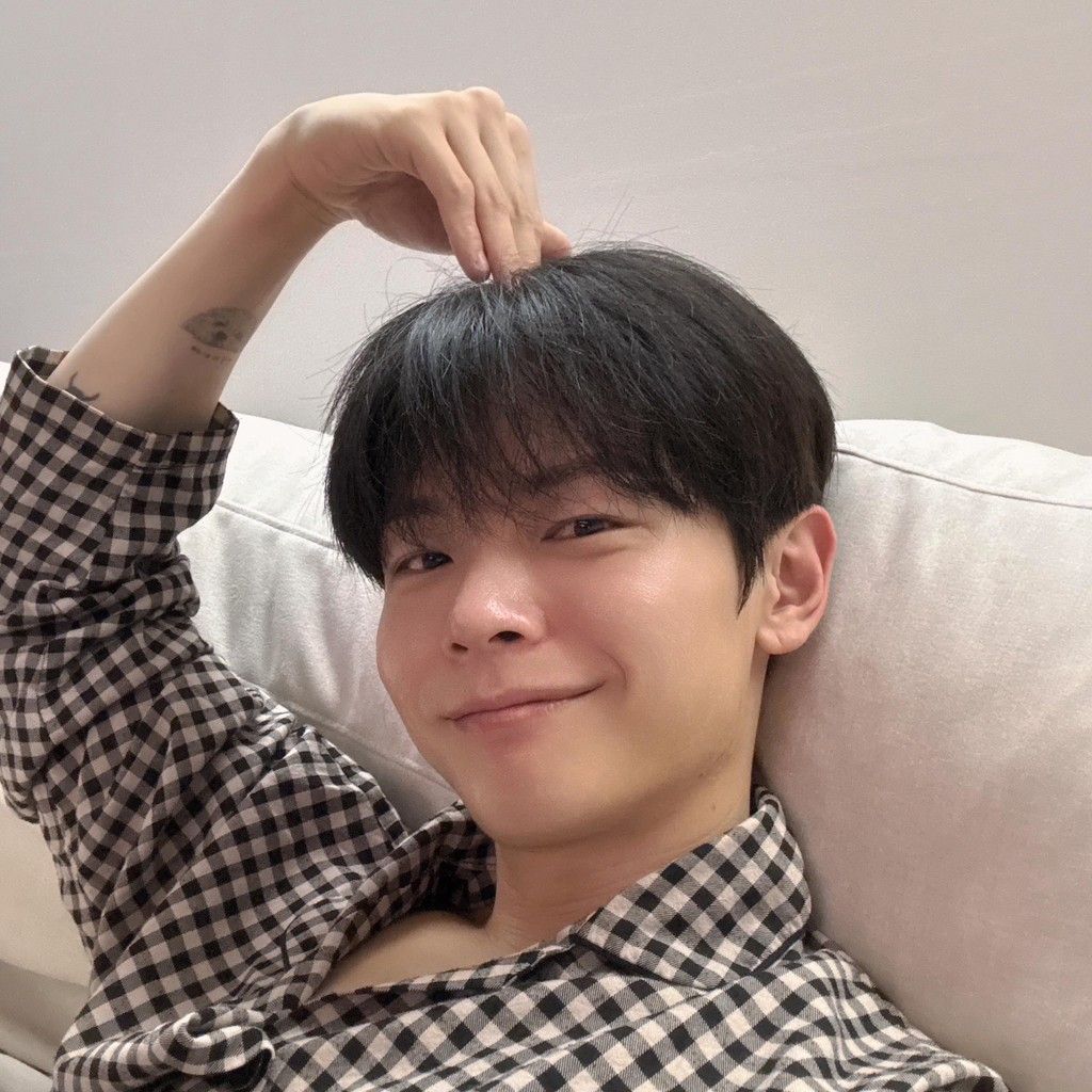 Latest photo of Shin Yechan (LUCY)