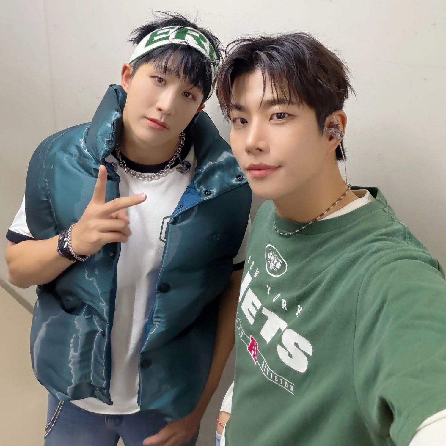 아스트로의 최신 사진