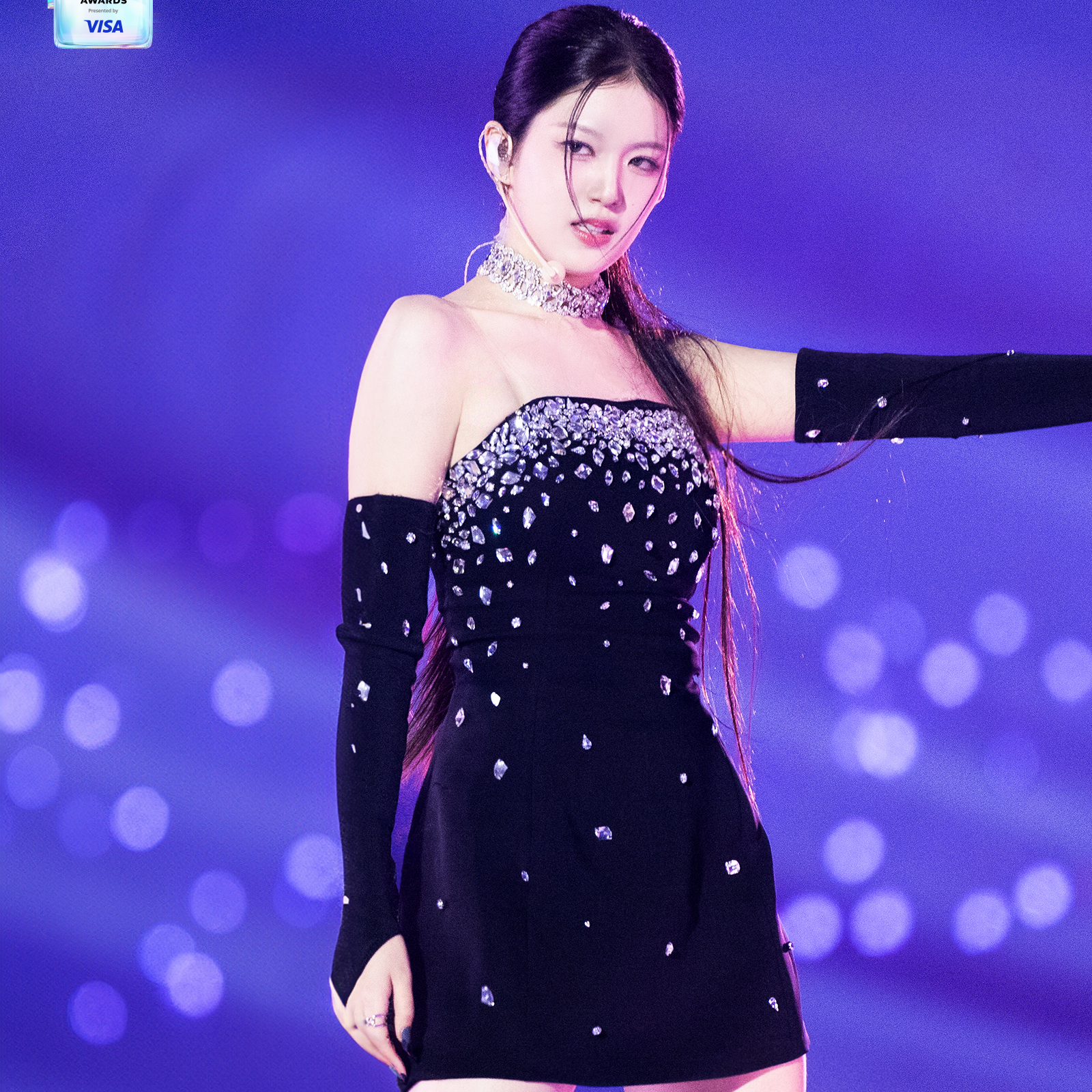 Behind-the-scenes cut of Yoon Jiyoon (izna)
