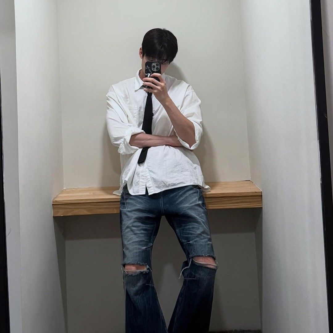 Behind-the-scenes cut of Han Seungwoo