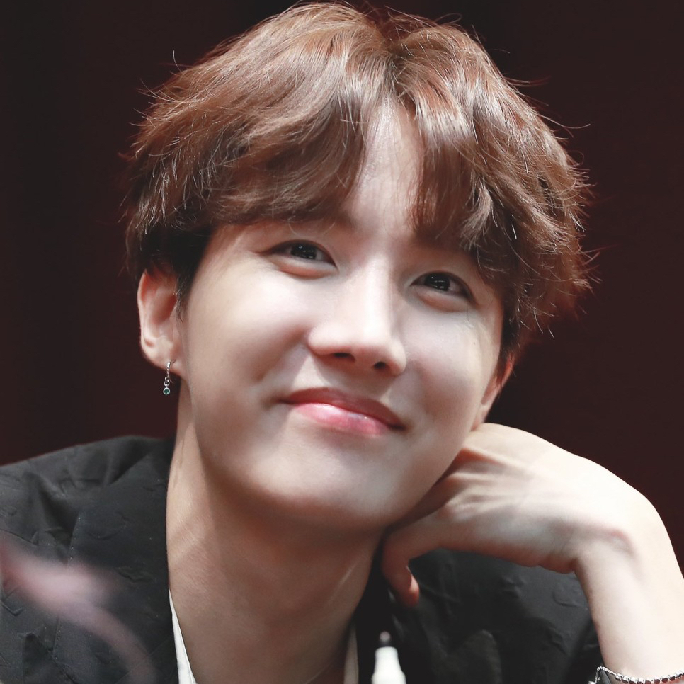 Foto terbaru j-hope (BTS)