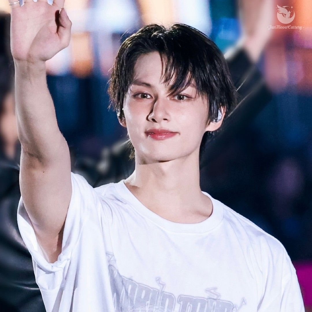 A moment captured by Jun (SEVENTEEN)'s fan