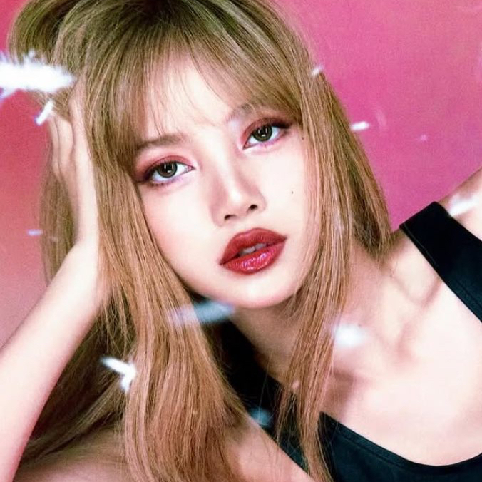 Potret di balik layar Lisa (BLACKPINK)