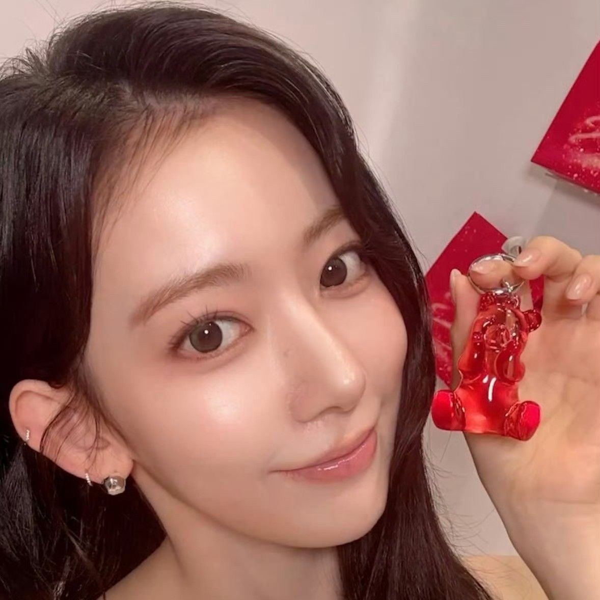 Latest photo of Sakura (LE SSERAFIM)