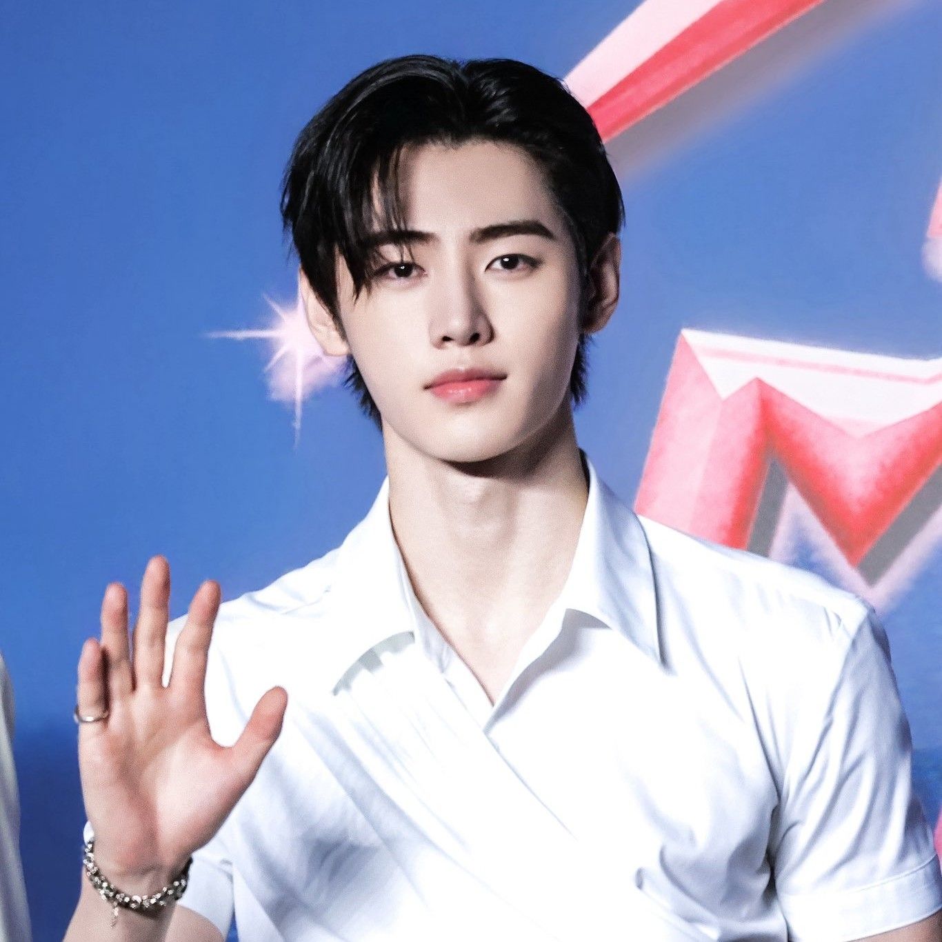 Recent activity shot of Sunghoon (ENHYPEN)