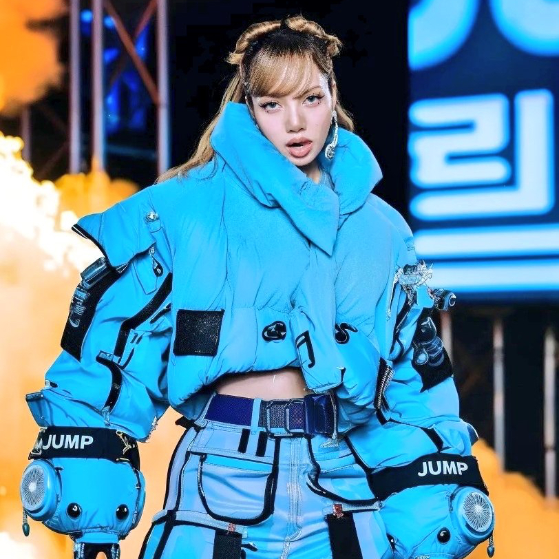 A moment captured by Lisa (BLACKPINK)'s fan