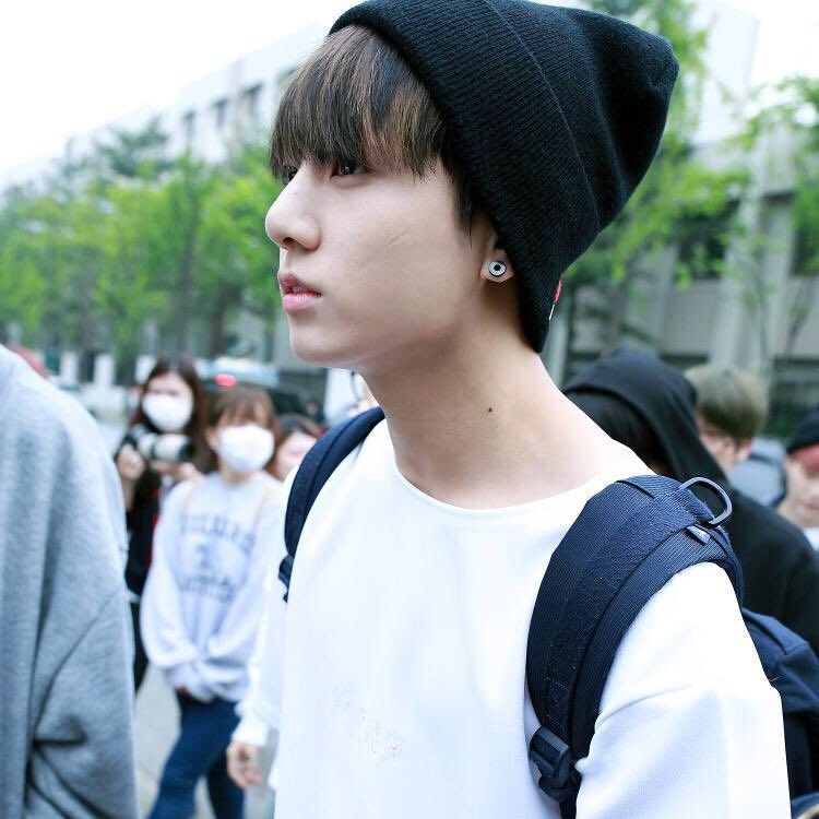 Foto aktivitas terbaru Jungkook (BTS)