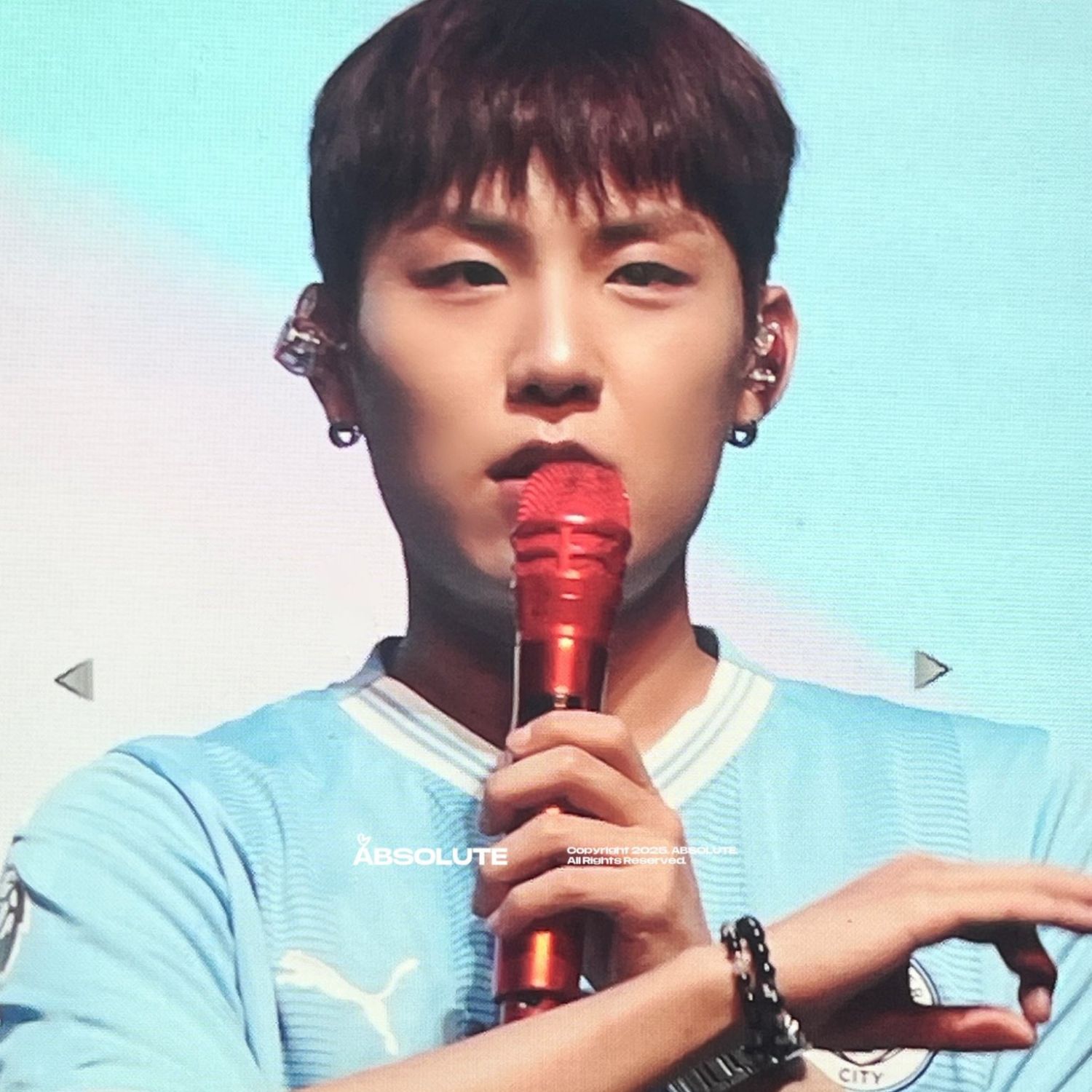 A moment captured by Park Woojin (AB6IX)'s fan