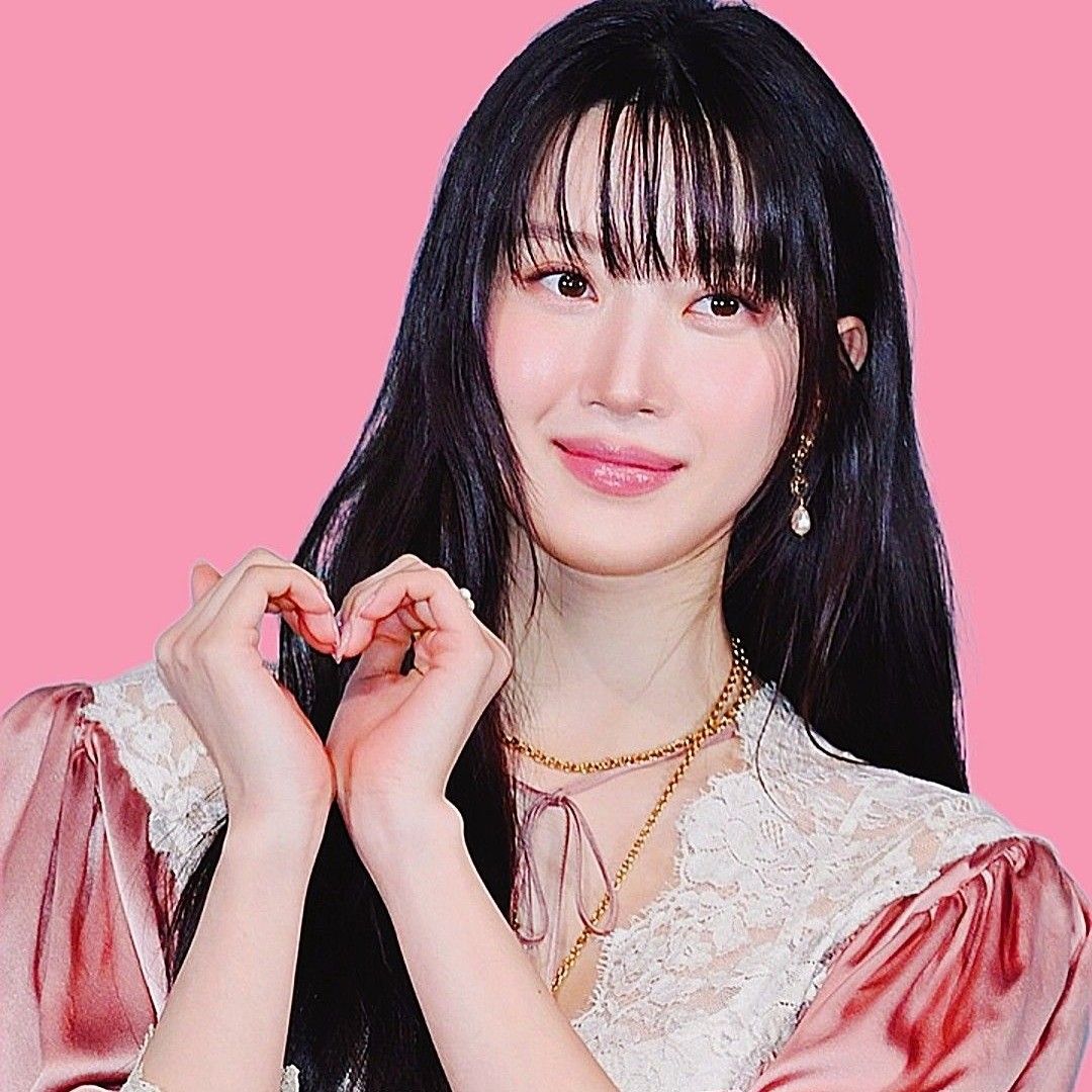 Latest photo of ROSÉ (BLACKPINK)