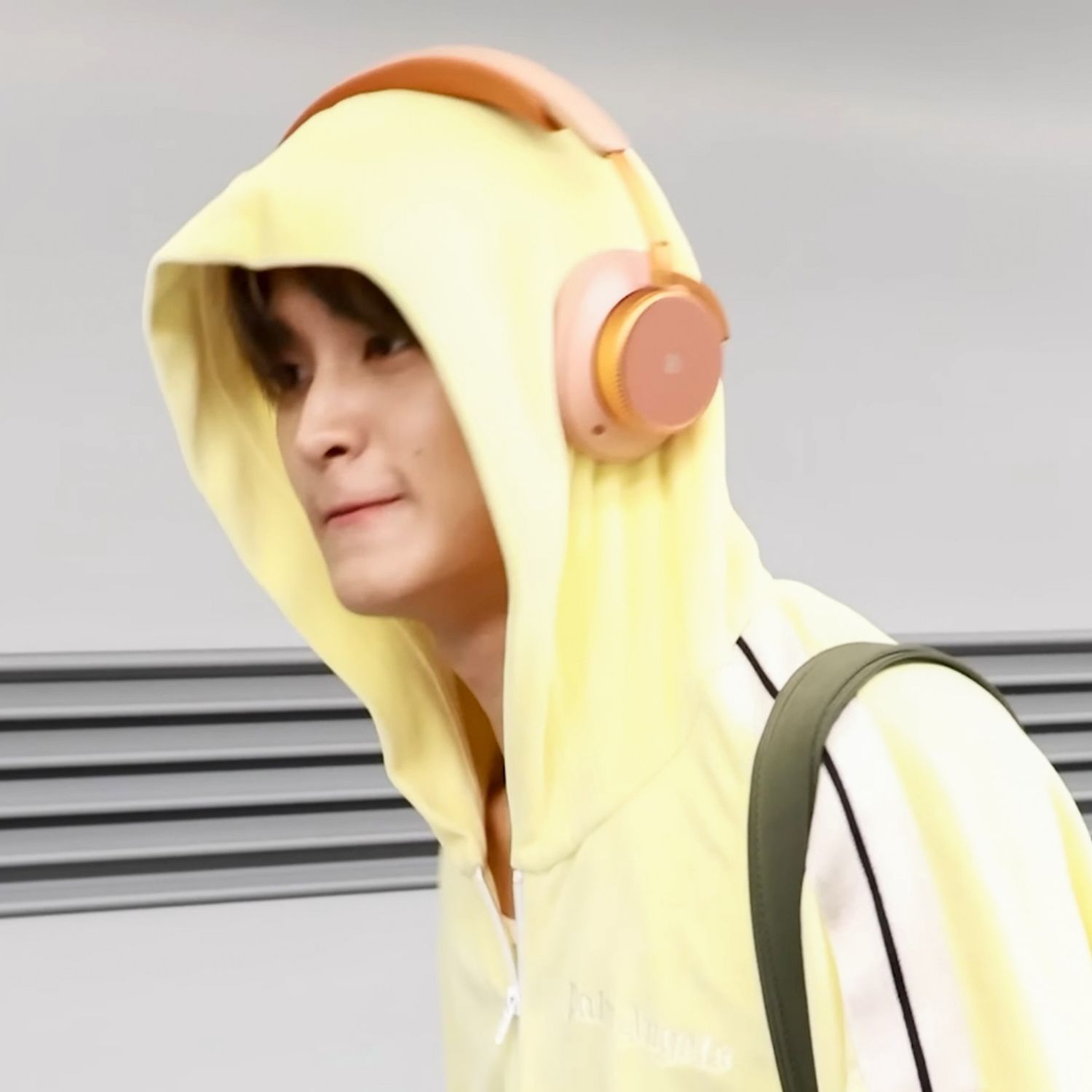 Behind-the-scenes cut of Mark (NCT 127, NCT DREAM)