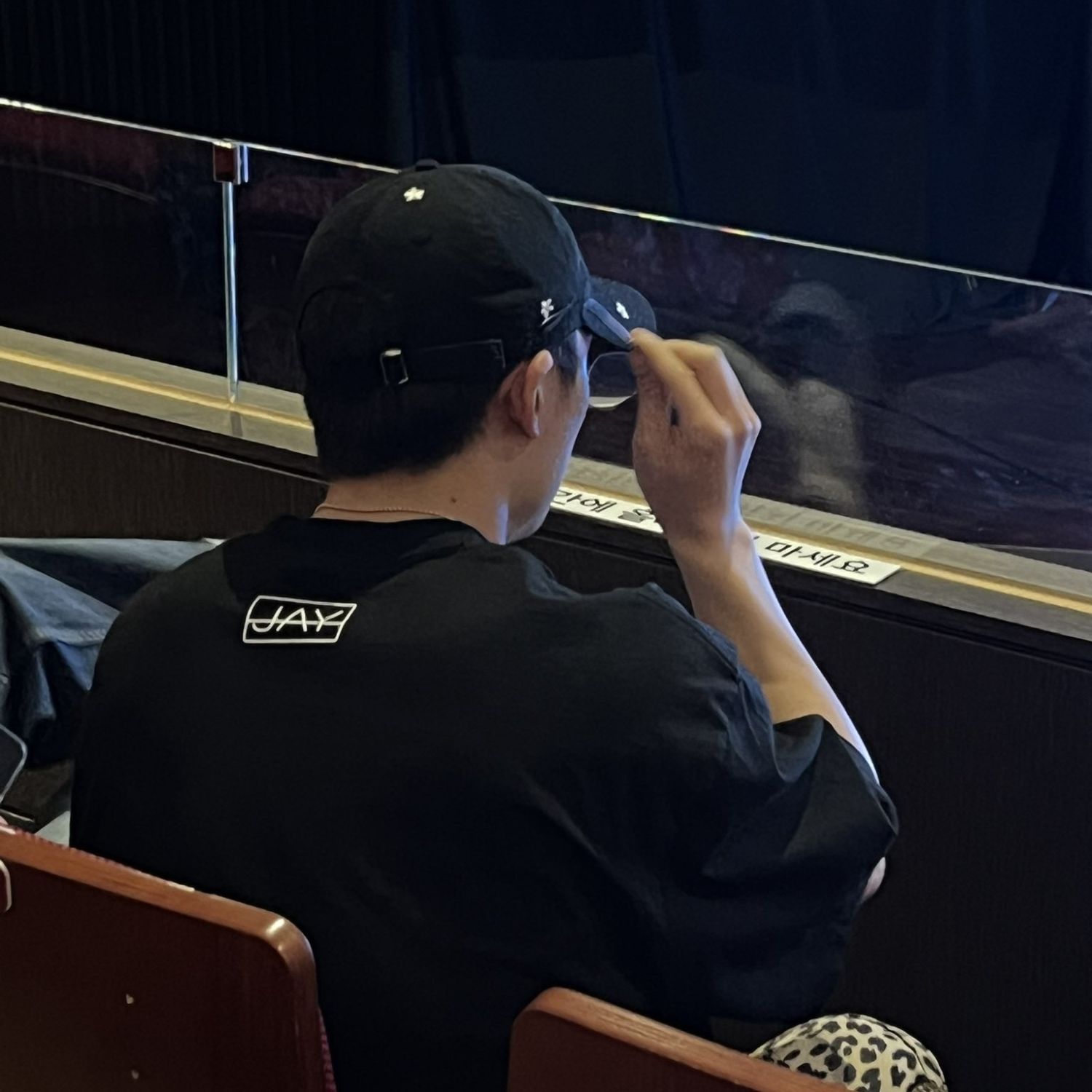 Behind-the-scenes cut of BOBBY (iKON)