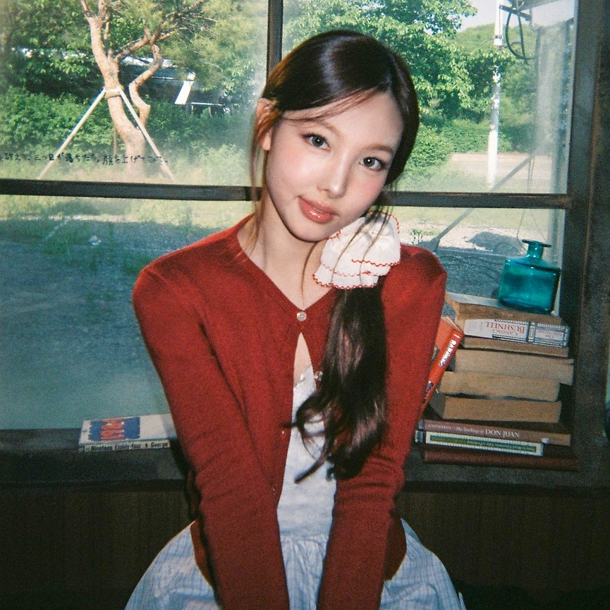 Foto aktivitas terbaru Nayeon (TWICE)