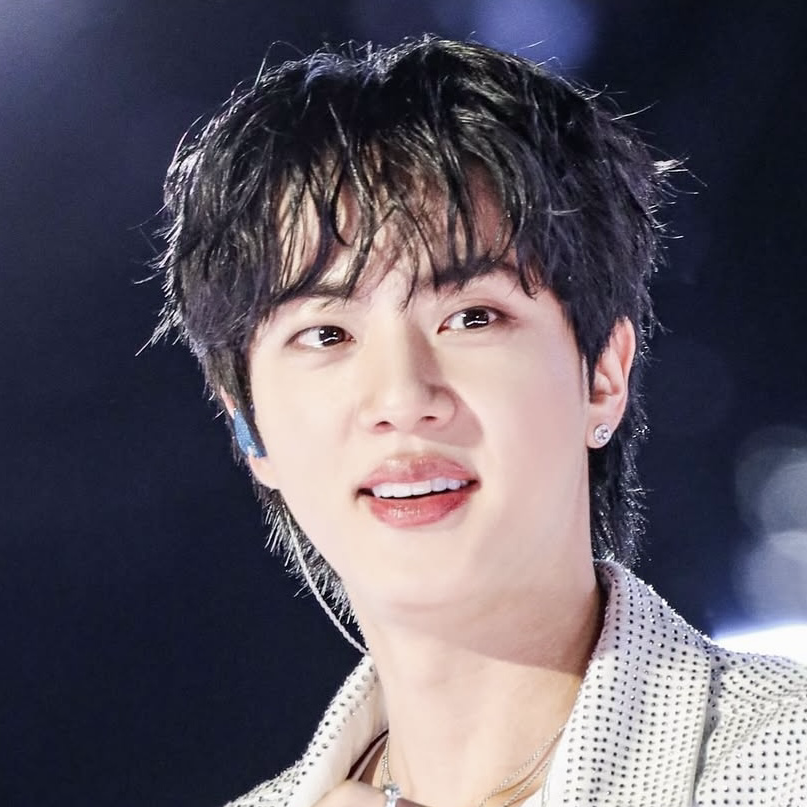 ジン (BTS)の最新写真