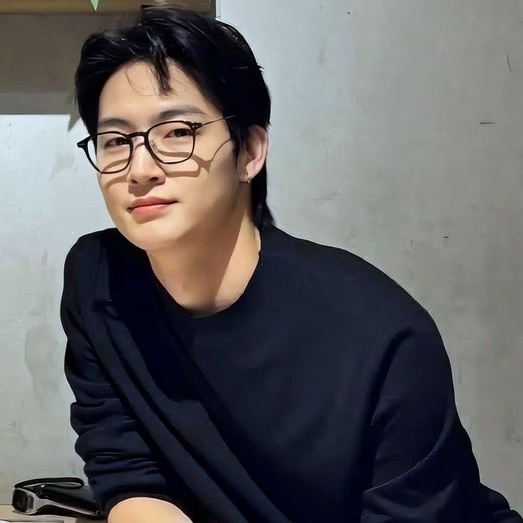 Latest photo of JAY B (GOT7)
