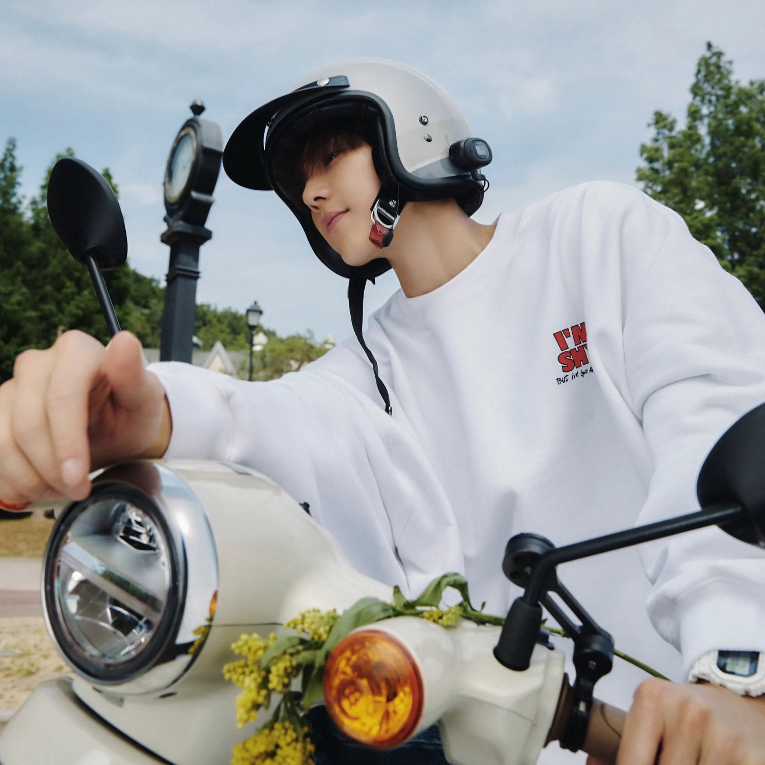 Behind-the-scenes cut of Shownu (MONSTA X)