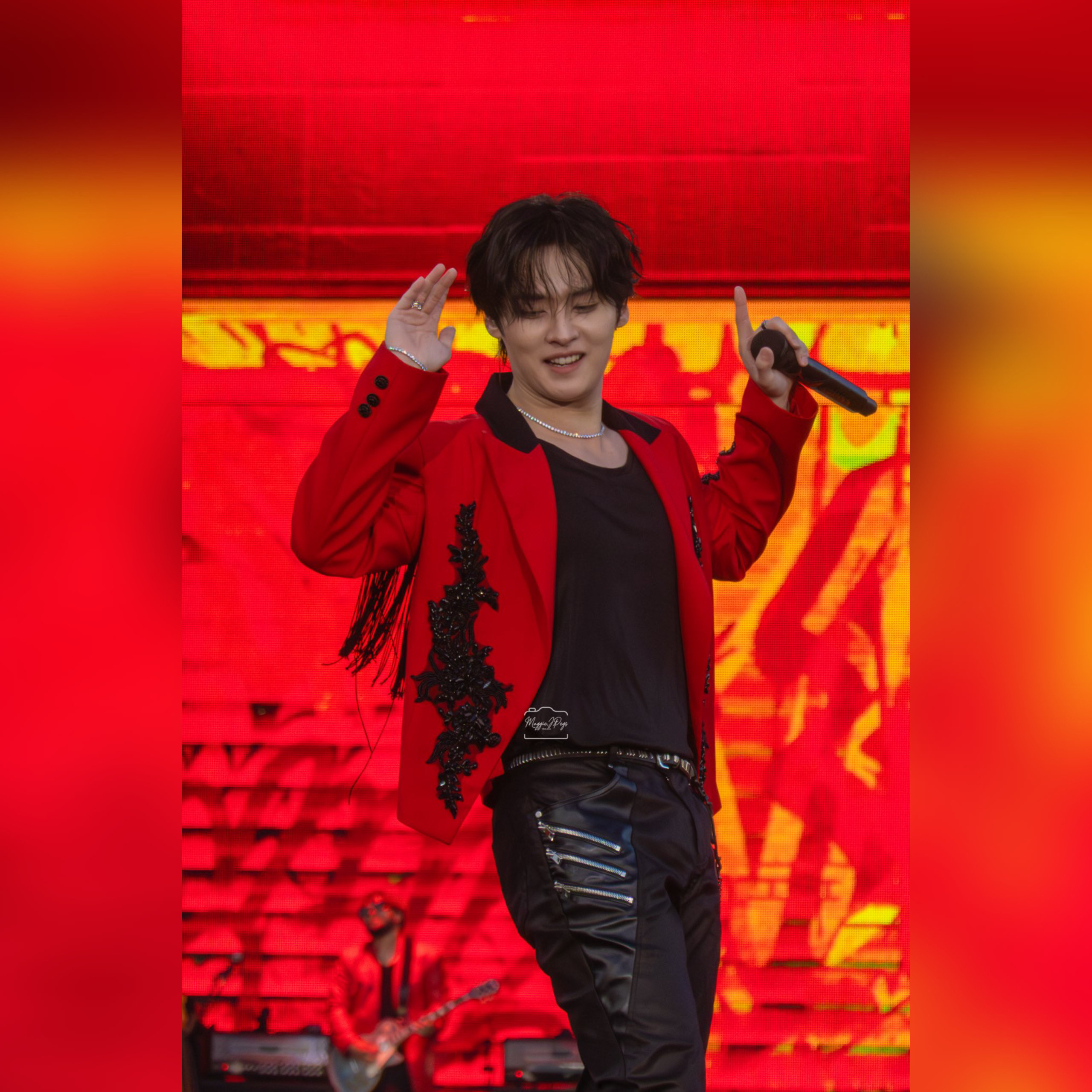 Latest photo of Lee Know (Stray Kids)