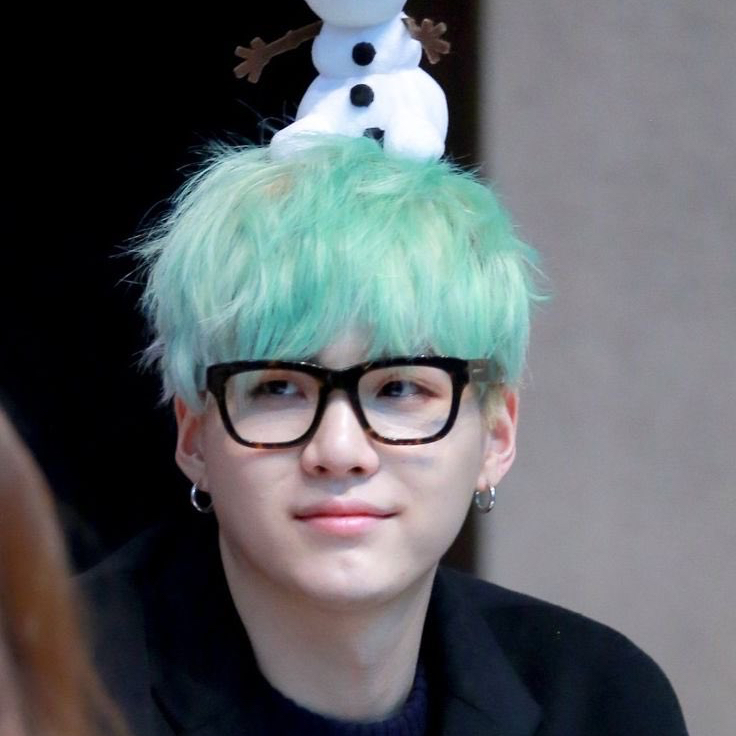 Behind-the-scenes cut of SUGA (BTS)