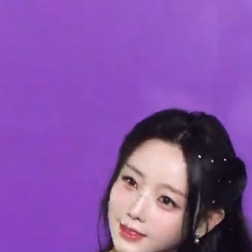 Recent activity shot of Jeong Yein (Lovelyz)