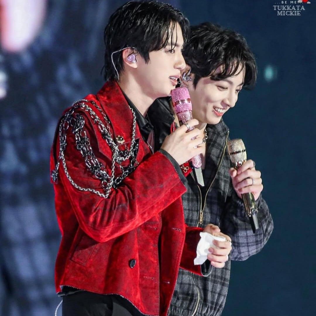 Foto aktivitas terbaru Jin (BTS)