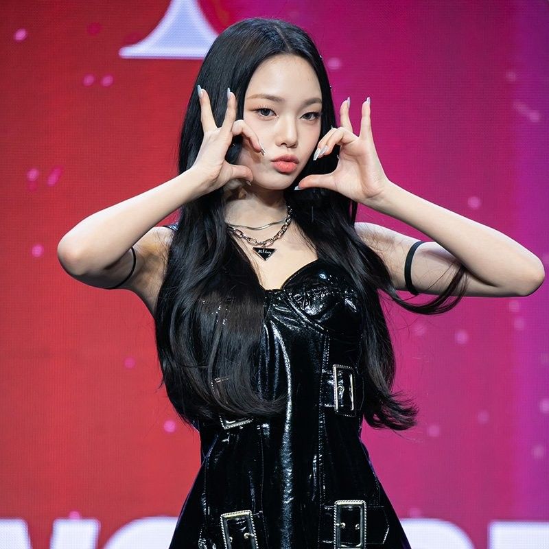 Recent activity shot of Park Boeun (CLASS:y)