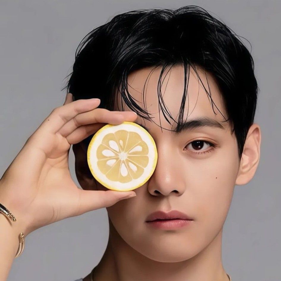 뷔 (방탄소년단)의 비하인드 컷